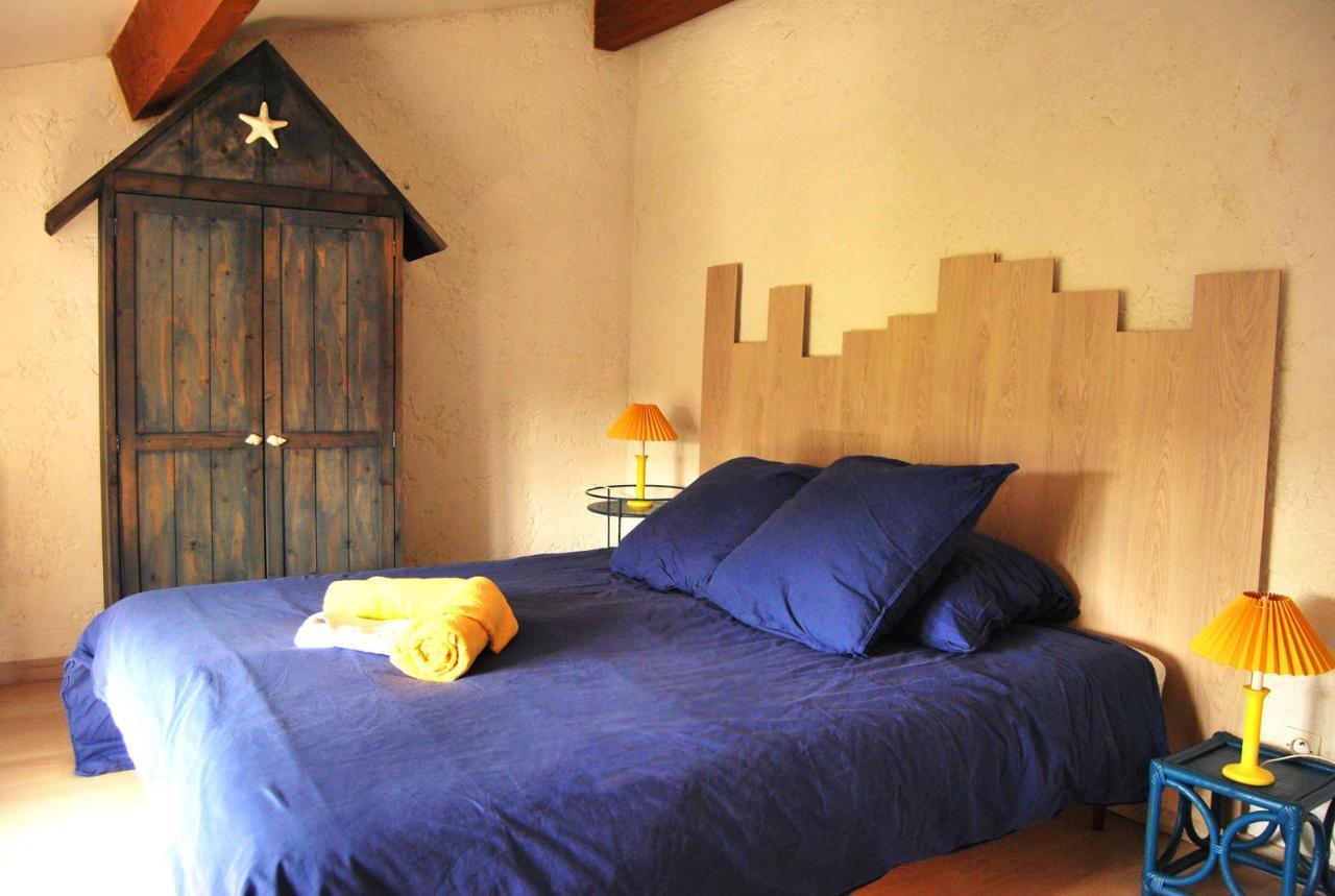 Couette-café Logis De Chenac - Et Table D'hotes *